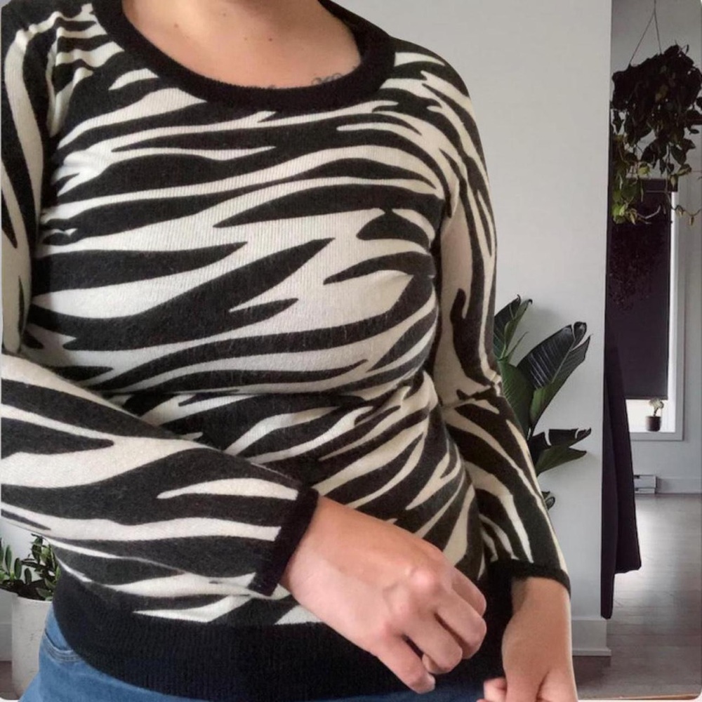 Retro  Y2K Zebra Print Sweater Pull Over Black White Size Medium